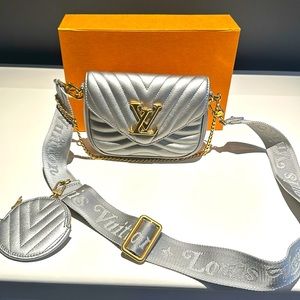 WORN ONCE perfect condition Louis Vuitton New Wave Multi-Pochette!
